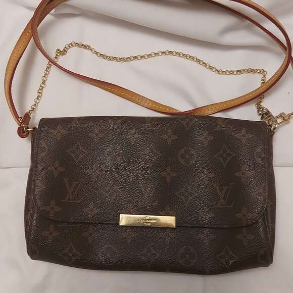 Louis Vuitton Monogram Favorite MM Bag - Picture 2 of 9